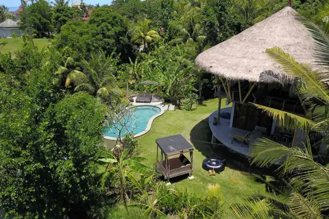 Photo of 1BR Treehouse with Private Pool in Balian in Balian