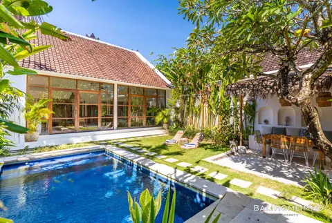 Photo of Tropical 2 bedroom villa for yearly and Monthly rental in Berawa Canggu in Canggu