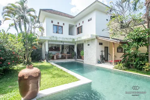 Photo of 6 Bedroom Villa for Yearly Rental in Bali North Canggu in Canggu