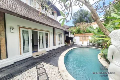 Photo of 3 Bedroom Villa for Rent walking distance to Nelayan Beach Canggu in Canggu