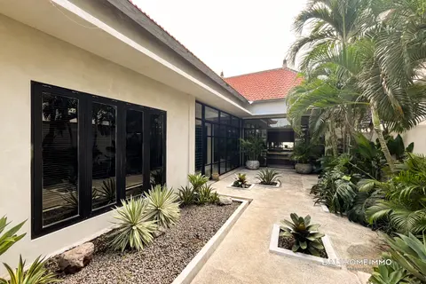 Photo of Newly Renovated 3 Bedroom Villa for rent yearly in Berawa Canggu in Canggu