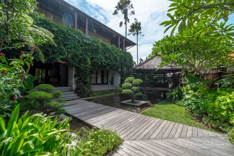 Photo of Luxury 4 Bedroom Villa for Monthly Rental near Berawa Canggu Bali in Canggu