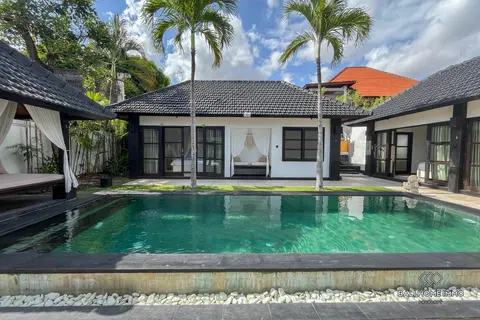 Photo of TROPICAL VIBES VILLA WITH 3 BEDROOM FOR RENT IN KEROBOKAN BALI in Kerobokan