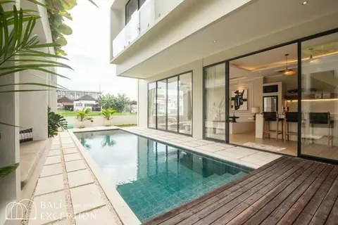 Photo of Ricefield View 4 Bedroom Villa for Sale Leasehold in Berawa in Canggu