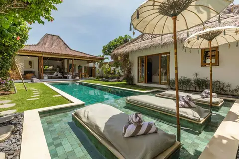 Photo of Tropical 5 Bedroom Villa for Sale Leasehold in Seminyak in Seminyak