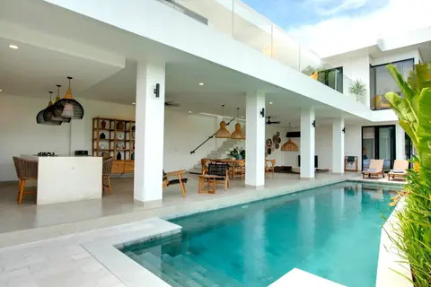 Photo of Ricefield View 5 Bedroom Villa for Sale Leasehold in Padonan in Canggu