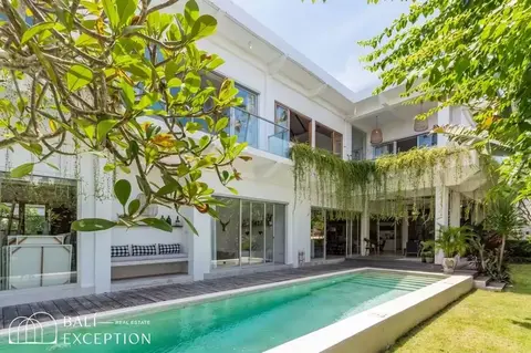 Photo of 4+1 Bedroom Leasehold Villa and 5 Ara Land for Sale in Umalas in Umalas