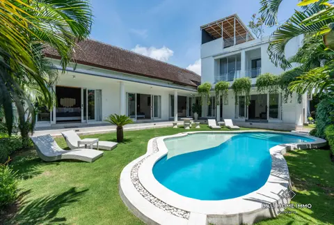 Photo of 5 Bedroom Family Villa with Garden For Sale and Rent in Batu Bolong in Canggu