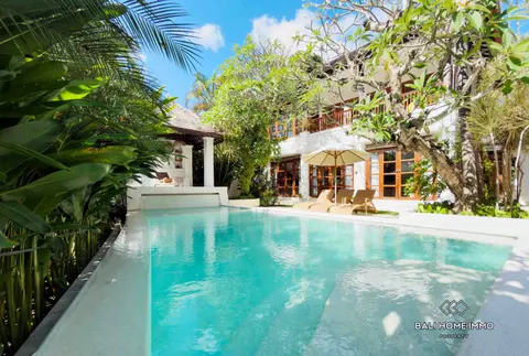 Photo of Ricefield View 3 Bedroom Villa for Rent in Bali Canggu Batu Bolong in Canggu